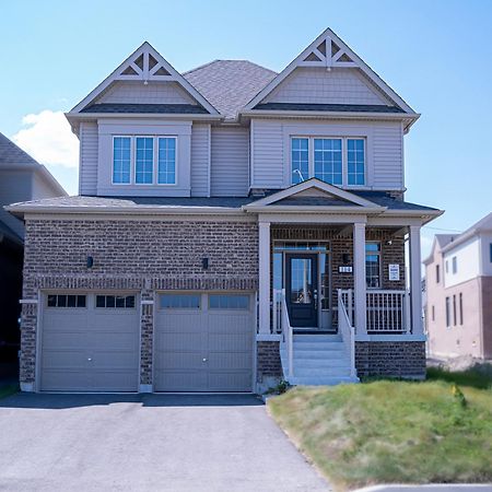 הוילה Modern 4Br House In Barrie! מראה חיצוני תמונה